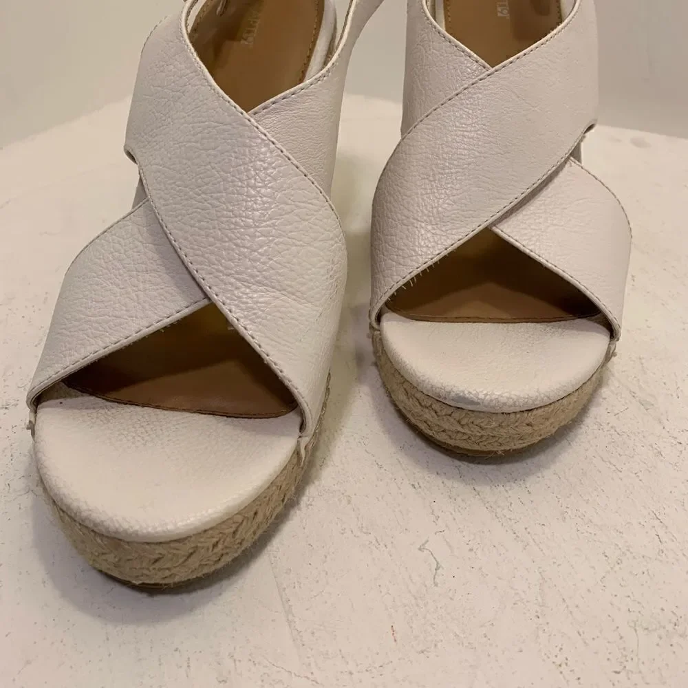 Apt.9 white wedge espadrille sandals women’s 9